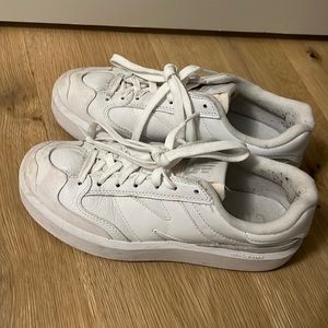 New balance worn only a few times, good condition sneakers